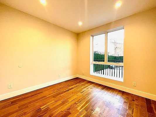 389 Sumpter St - Photo 5 of 8