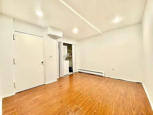 215 31st St - Photo 7 of 10