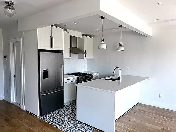 766 Decatur St - Photo 3 of 6