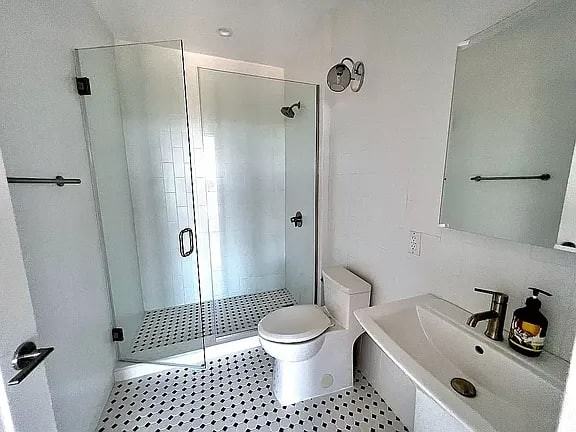 766 Decatur St - Photo 5 of 6