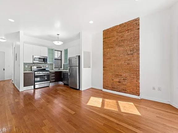 1328 Sterling Pl - Photo 2 of 13