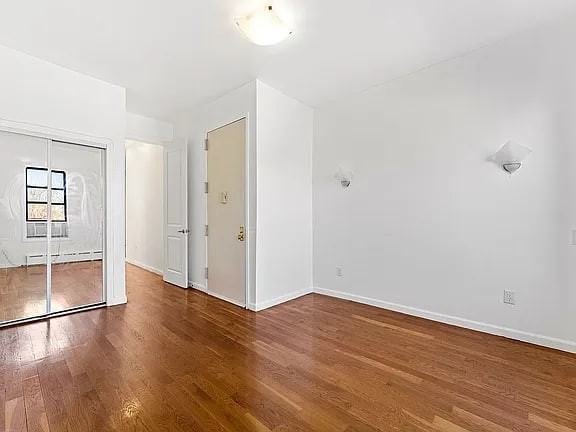 1328 Sterling Pl - Photo 7 of 13