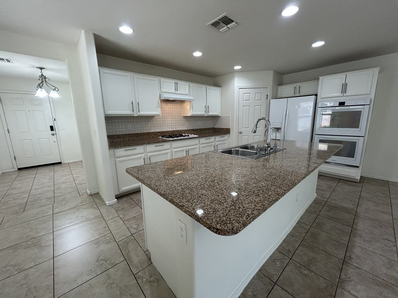 260 N Norman Way - Photo 5 of 43