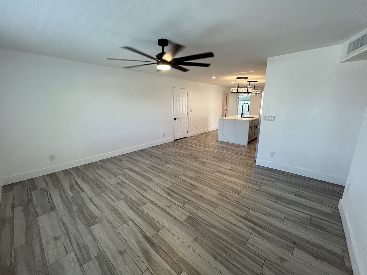 3507 E Claire Dr - Photo 4 of 47