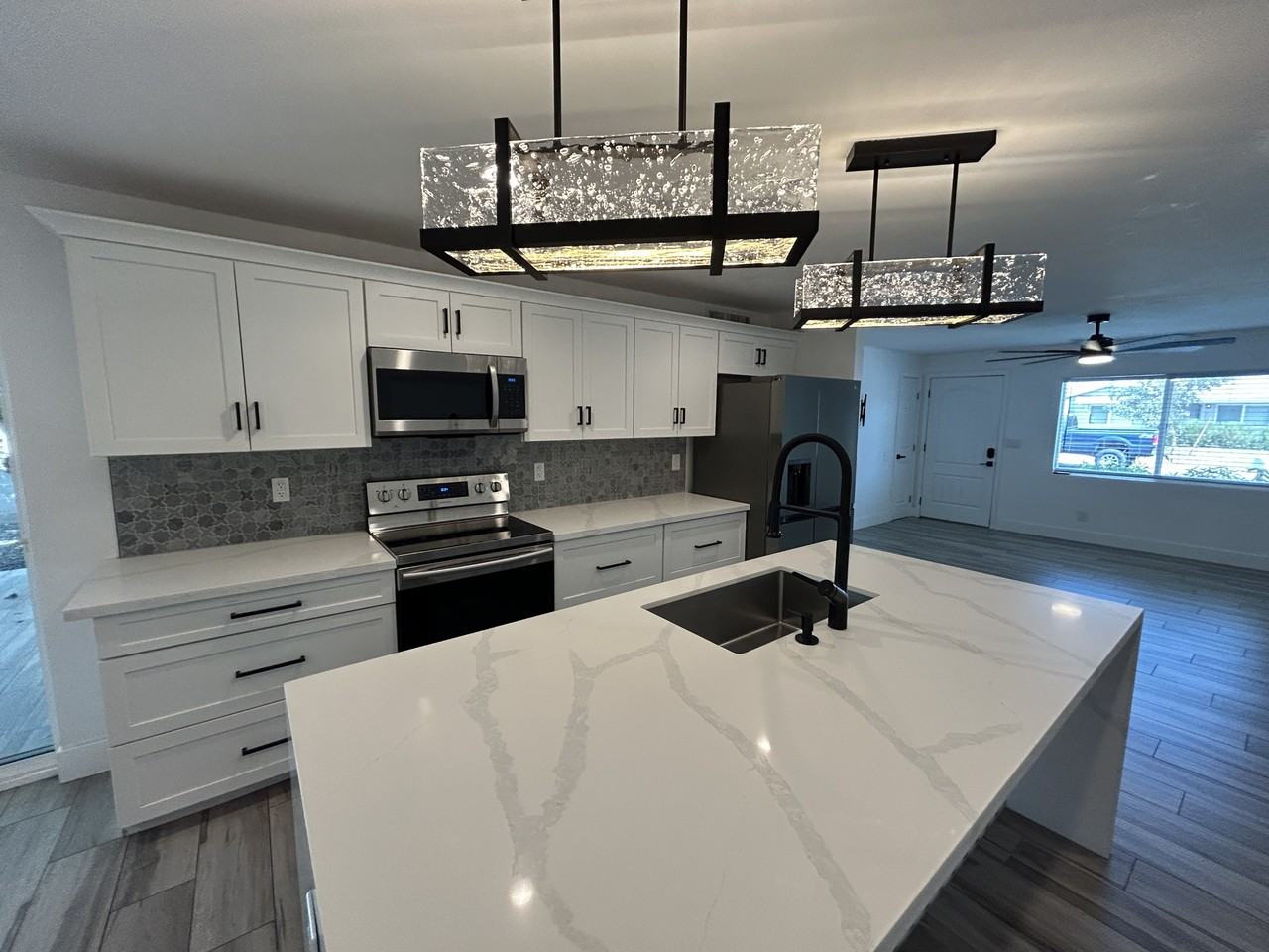 3507 E Claire Dr - Photo 6 of 47