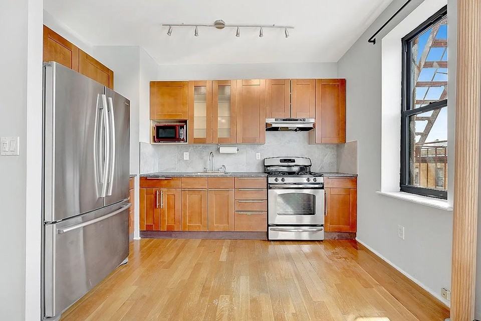 7609 4th Ave #E3 - Photo 6 of 8