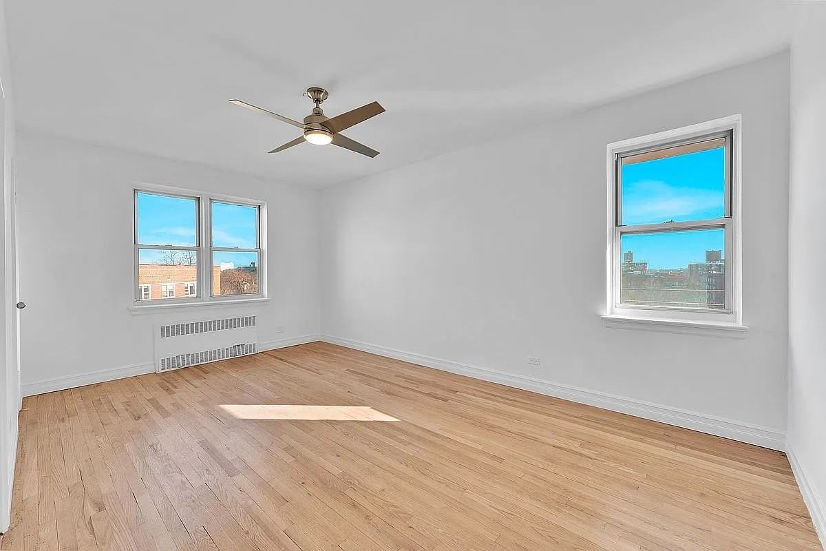 3850 Hudson Manor Ter #5BE - Photo 4 of 10