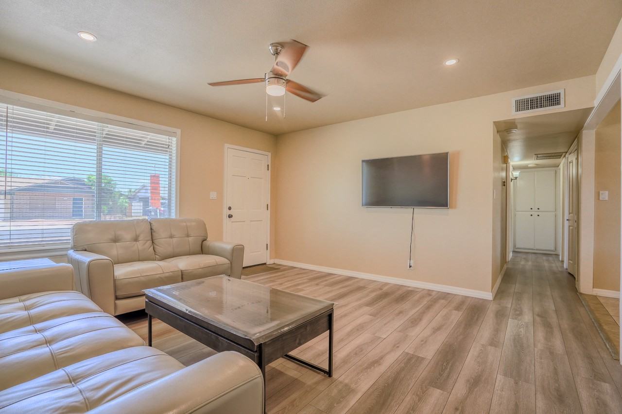 845 W Romo Jones St - Photo 6 of 32