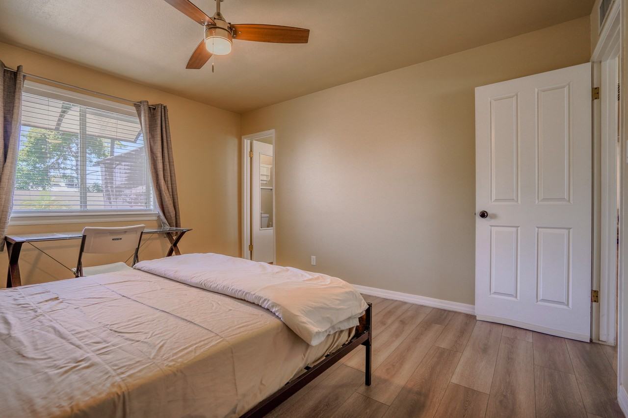 845 W Romo Jones St - Photo 7 of 32