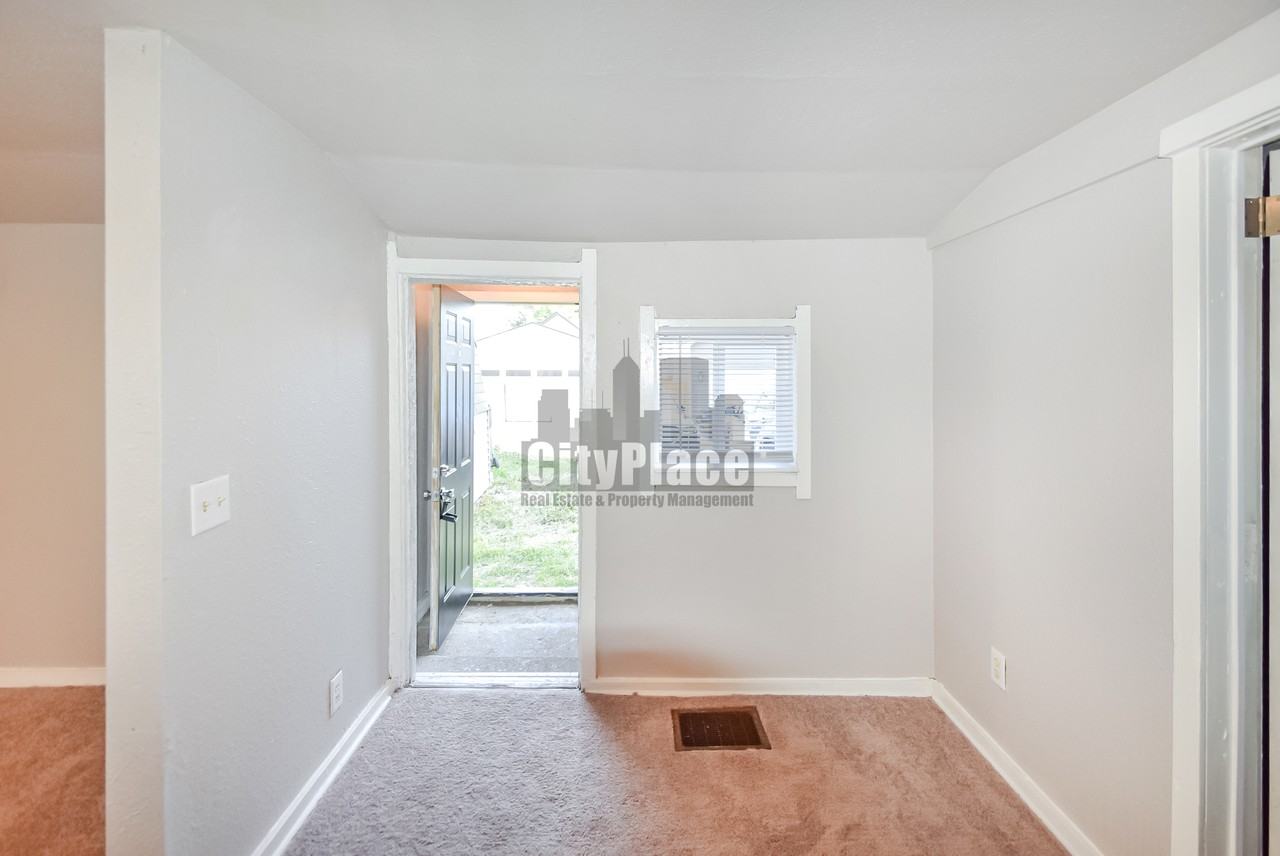 318 Parkway Ave #C - Photo 7 of 12