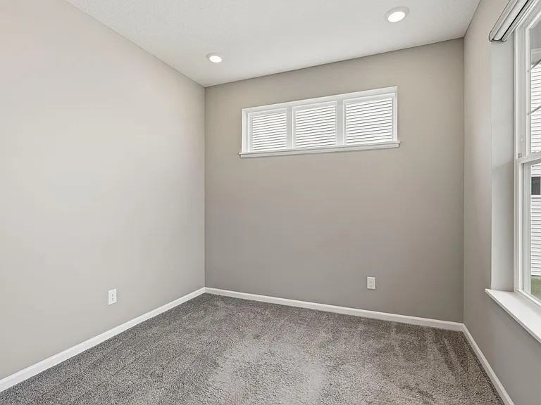 20113 79th Pl - Photo 4 of 34