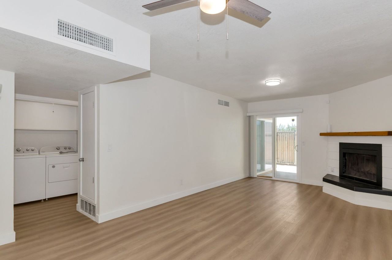 1816 E Iowa St - Photo 2 of 18