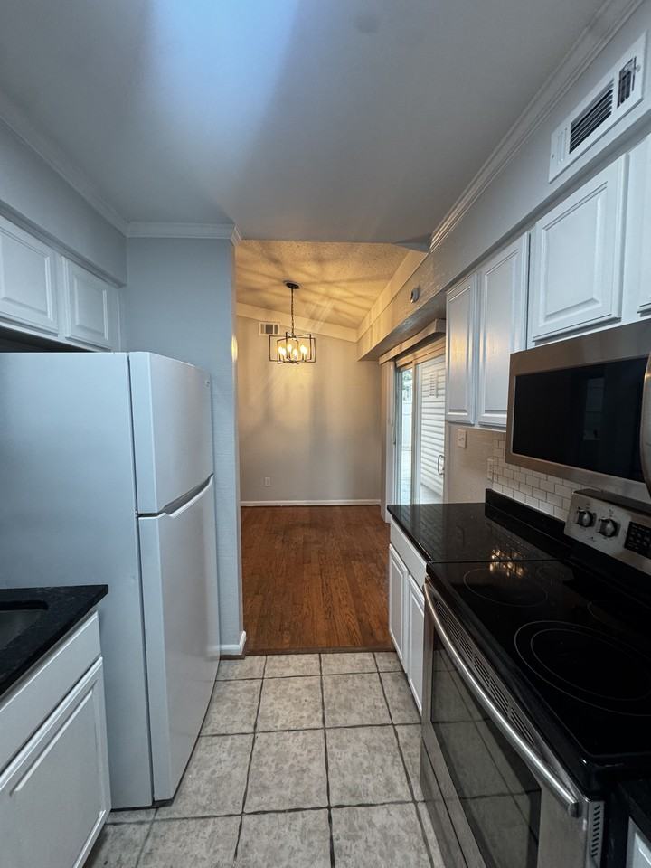 6306 Wedgewood St #A - Photo 6 of 22