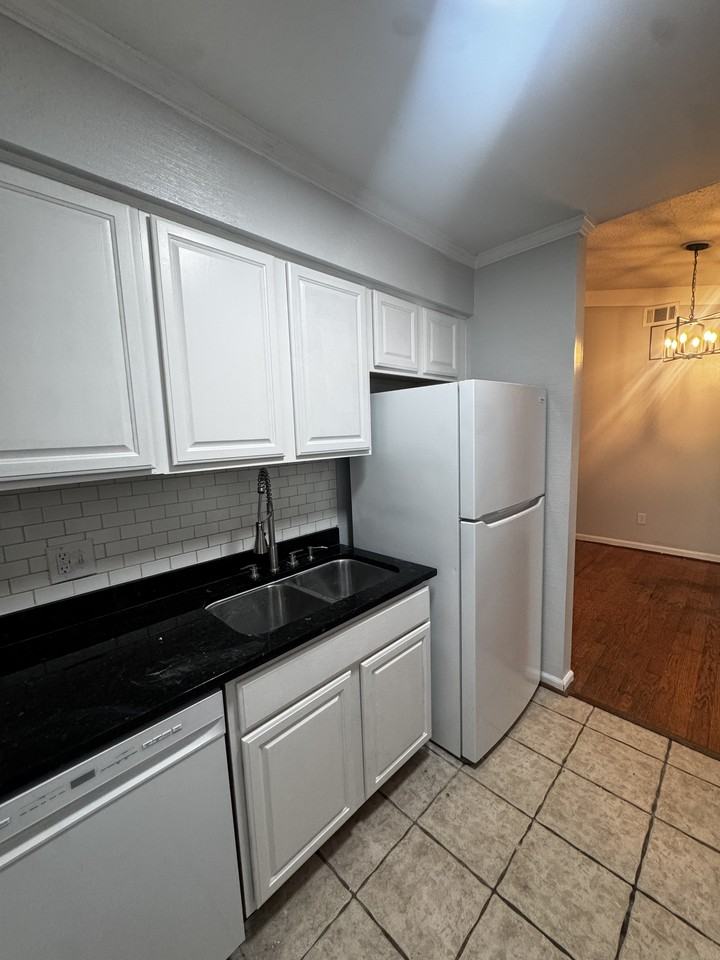 6306 Wedgewood St #A - Photo 7 of 22