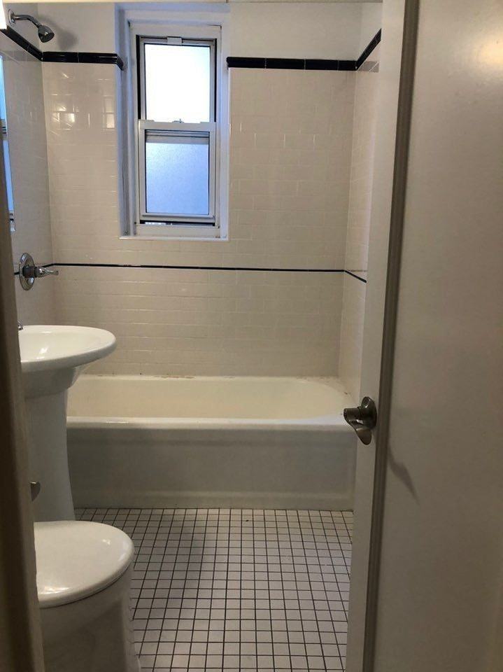 8437 118th St #1A - Photo 3 of 3