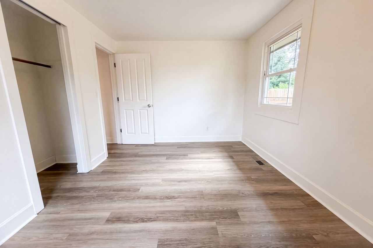 11651 Ne Glisan St #NA - Photo 2 of 11