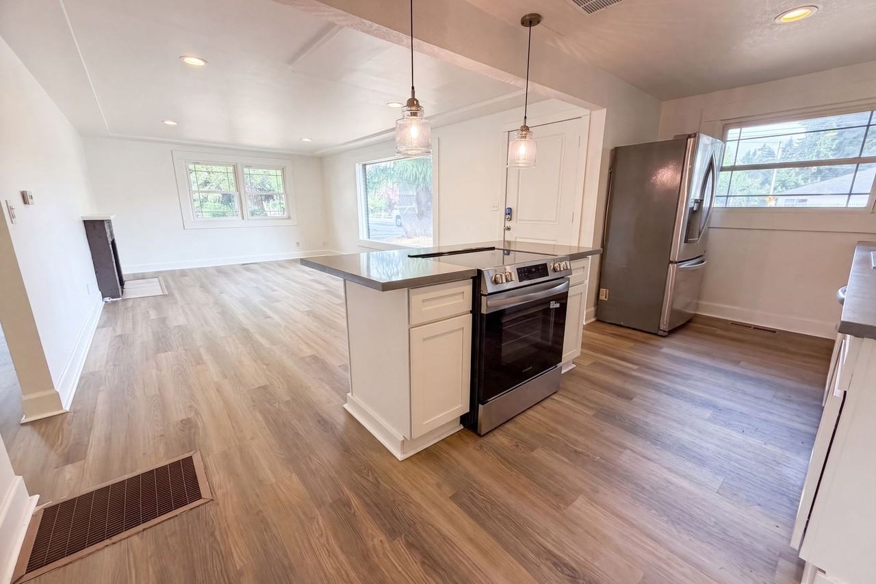 11651 Ne Glisan St #NA - Photo 3 of 11