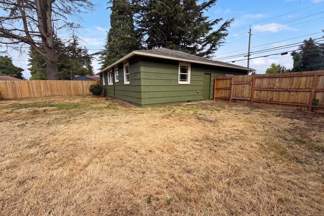 11651 Ne Glisan St #NA - Photo 5 of 11