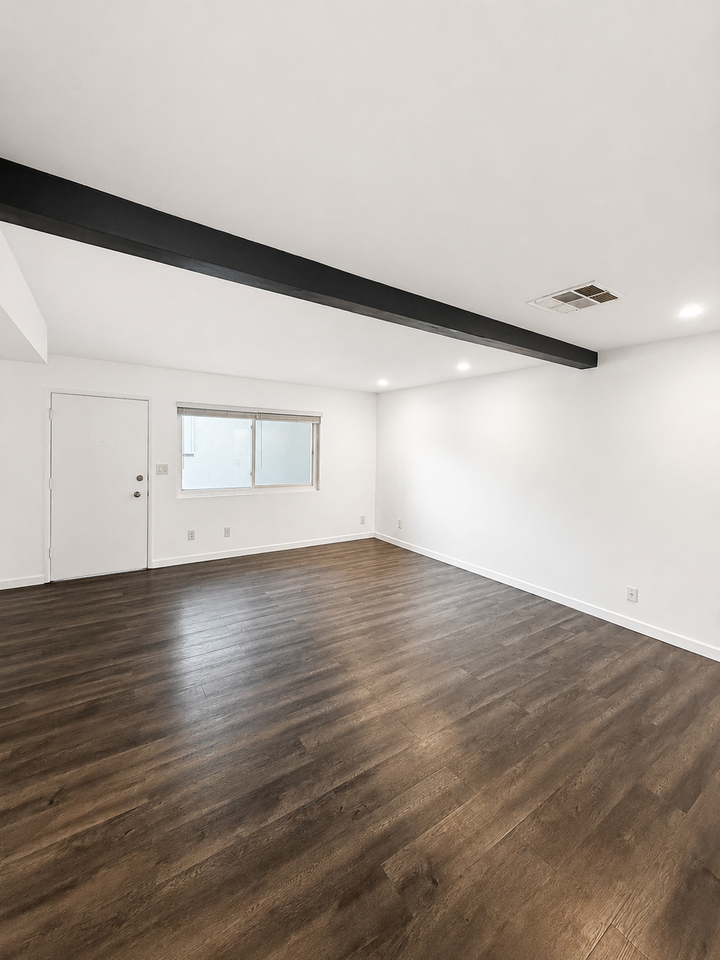 1615 Greenfield Ave #9 - Photo 2 of 18