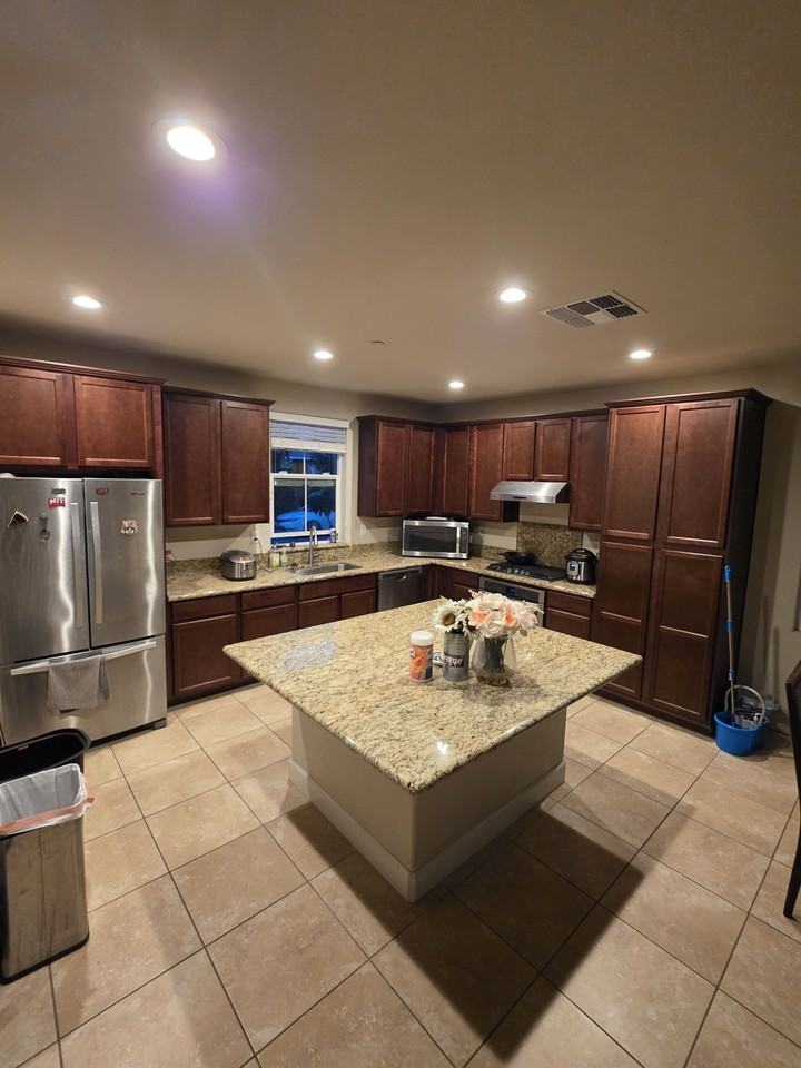 1715 Vine St #NA - Photo 4 of 5