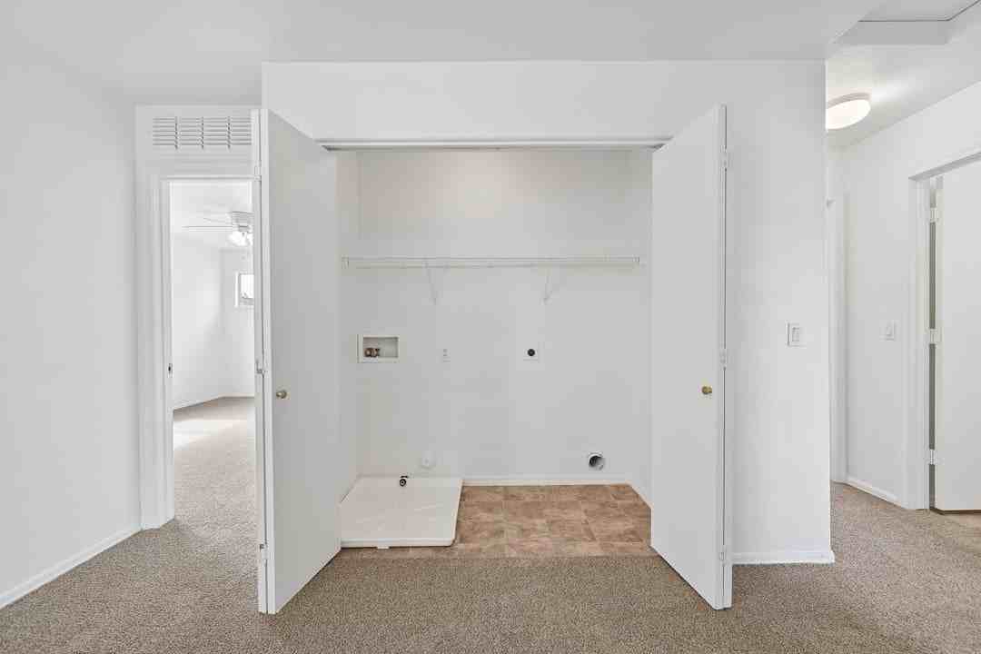 1516 E Bloch Rd #NA - Photo 2 of 19