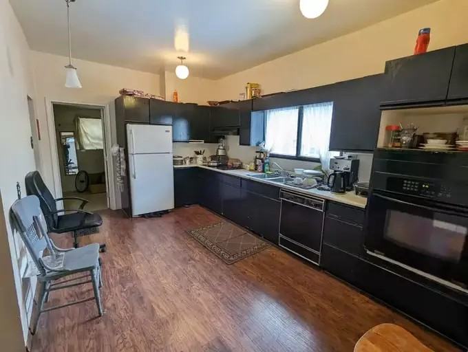 179 Spence St - Photo 2 of 12