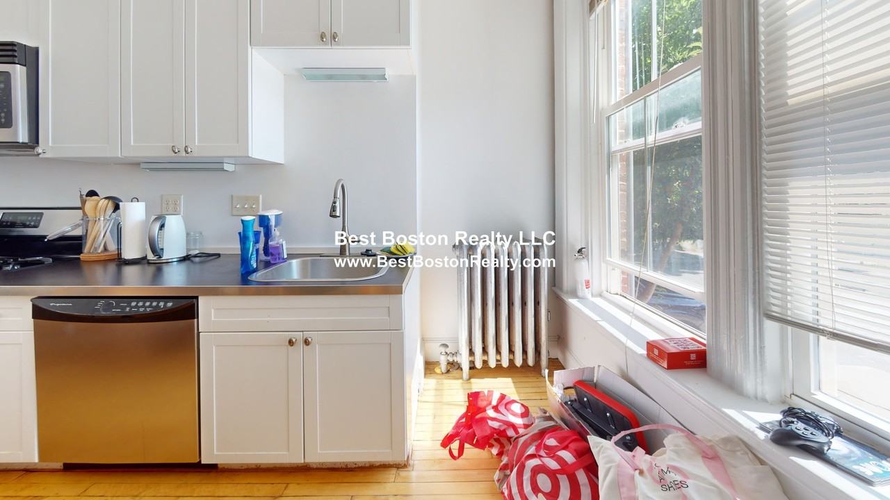 41 Laurel St #1 - Photo 2 of 10
