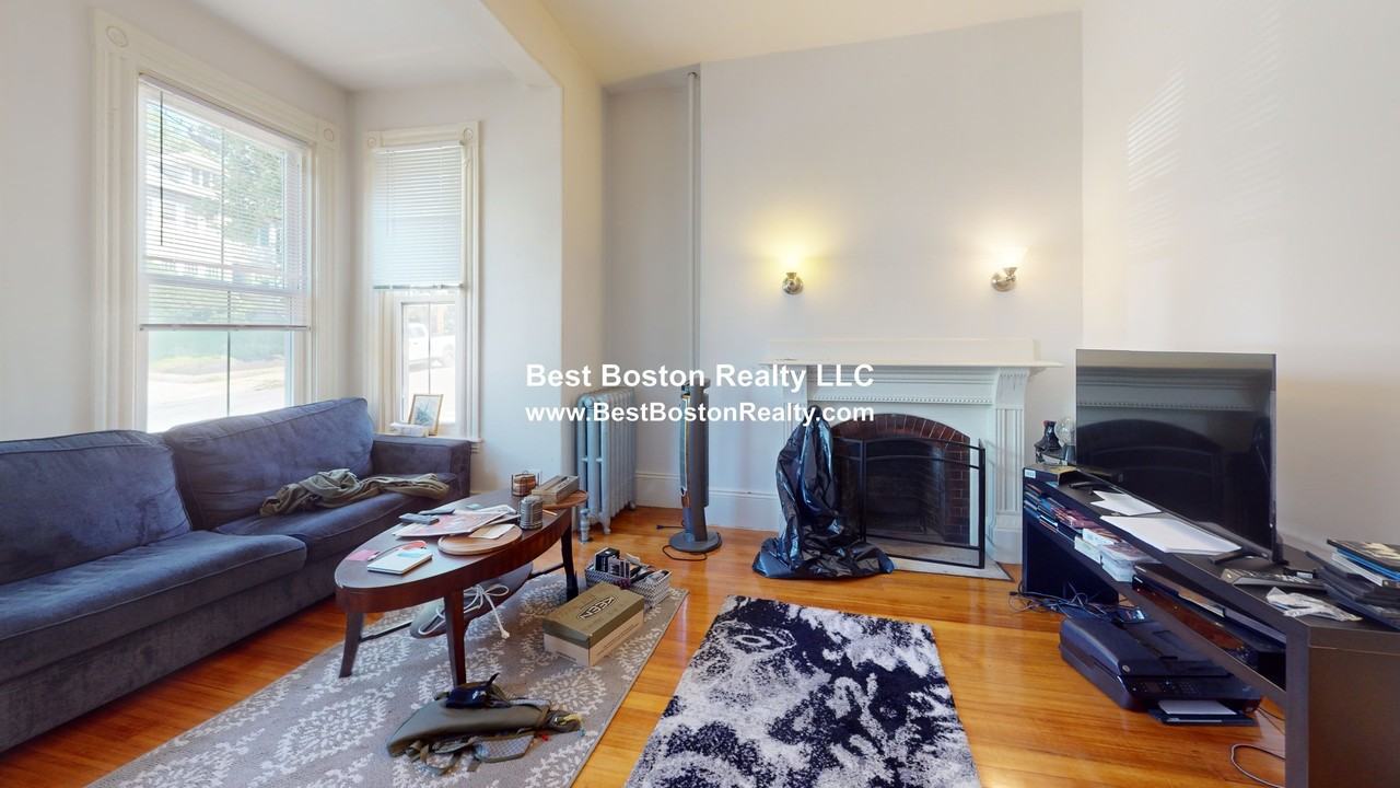 41 Laurel St #1 - Photo 4 of 10