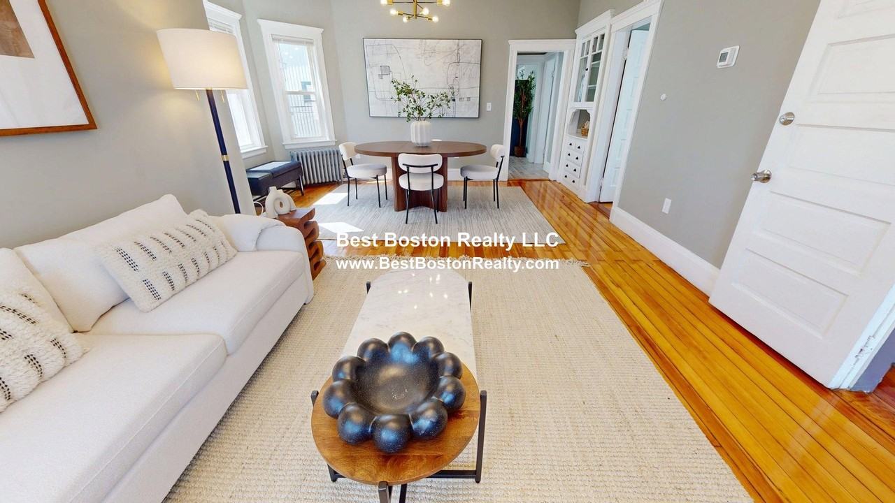 3943 Washington St #2 - Photo 4 of 29