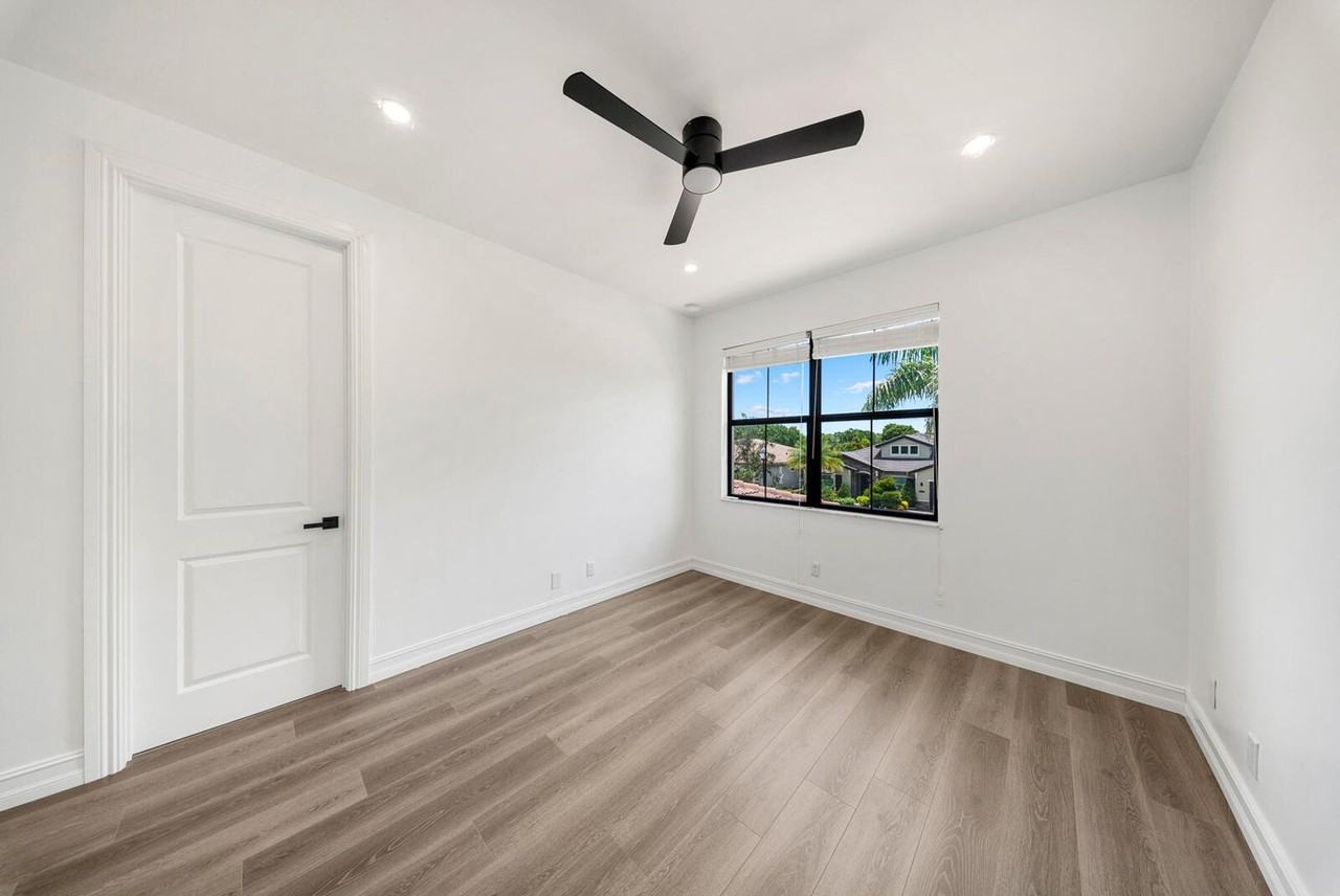 9065 Watercrest Cir W #E - Photo 4 of 50
