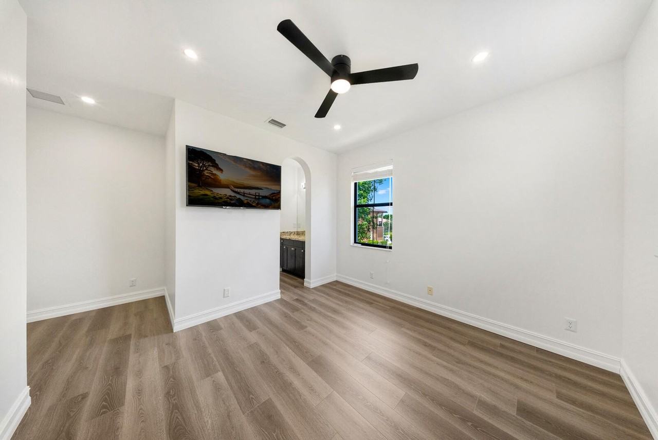 9065 Watercrest Cir W #E - Photo 6 of 50