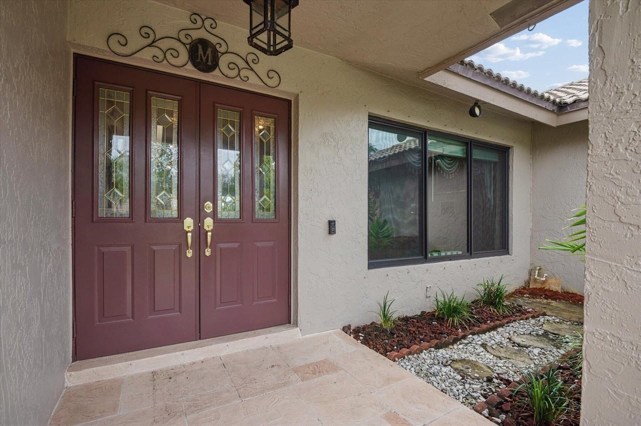 1751 Nw 112th Ter - Photo 3 of 26