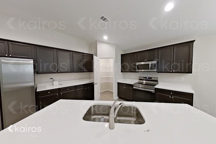 25 Carrollton Dr - Photo 2 of 4