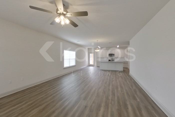 8118 S Hendrick Dr - Photo 2 of 23
