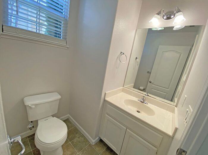 2247 3rd St - Photo 7 of 31