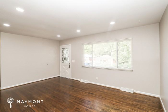 3667 Lakewood Dr - Photo 6 of 16