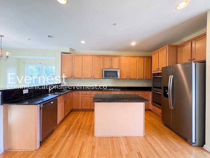 6137 Hanlon St - Photo 3 of 33