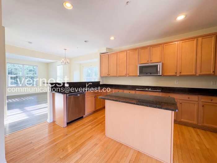 6137 Hanlon St - Photo 4 of 33