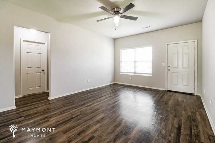 1901 Sebastian St - Photo 5 of 14