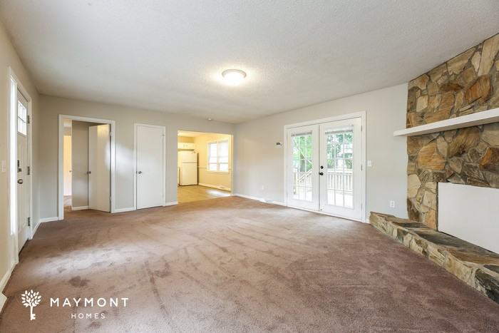 421 Sellwood Cir - Photo 6 of 15