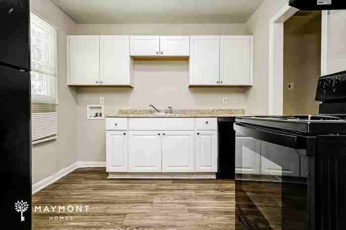 1044 Valley View Rd Se - Photo 7 of 16