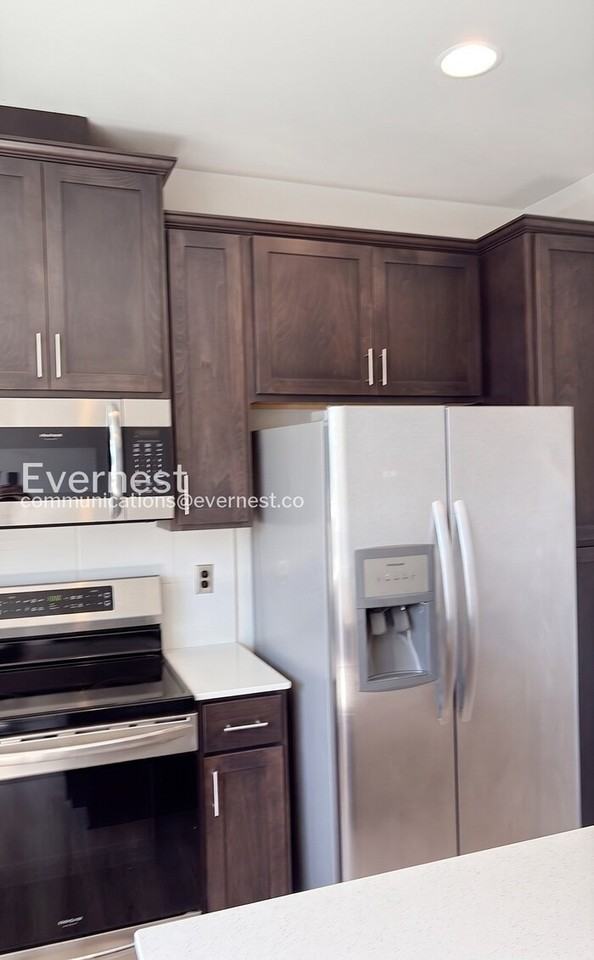 1621 Seattle Hill Rd - Photo 3 of 25
