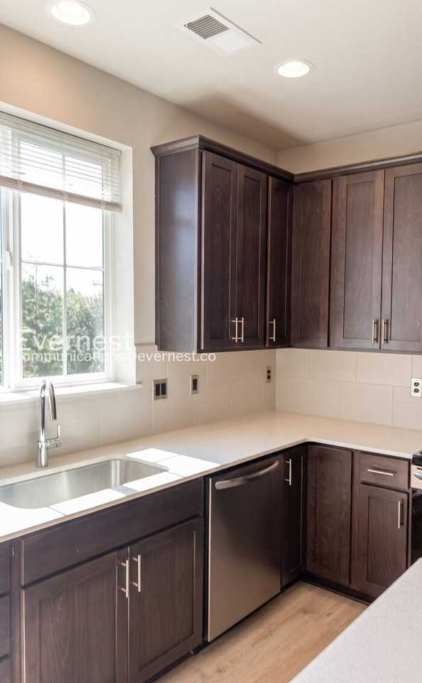 1621 Seattle Hill Rd - Photo 4 of 25