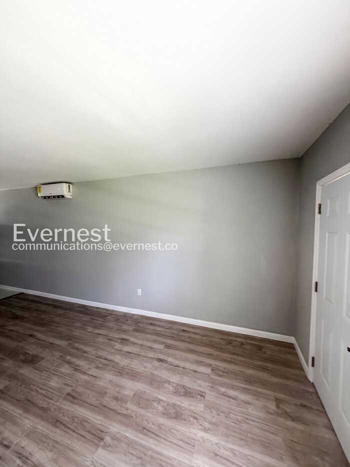 3408 East Doctor Martin Luther King Junior Boulevard #4 - Photo 5 of 24