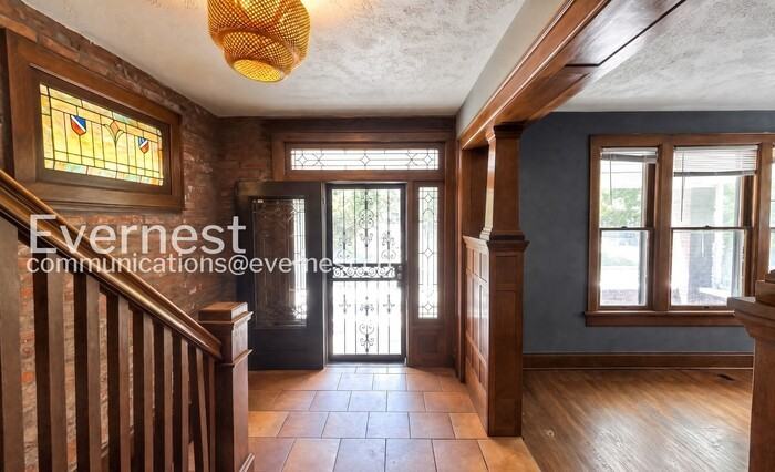 700 Linwood Ave - Photo 2 of 37