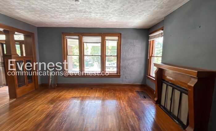 700 Linwood Ave - Photo 4 of 37