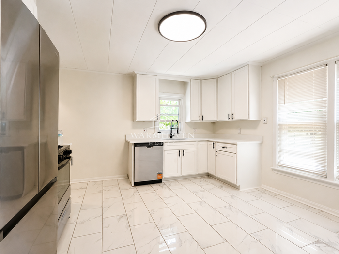 129 Idlewild St - Photo 5 of 14