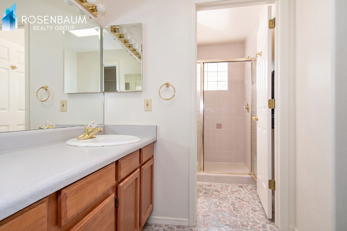 504 S Stephanie Loop - Photo 4 of 13