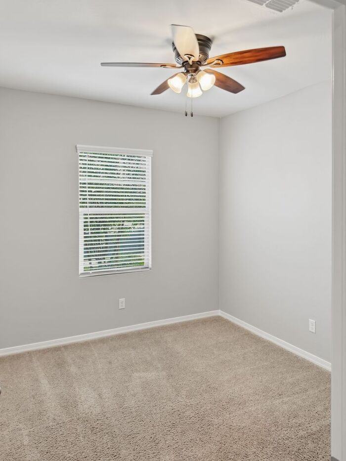 19555 W Palo Verde Dr - Photo 4 of 30