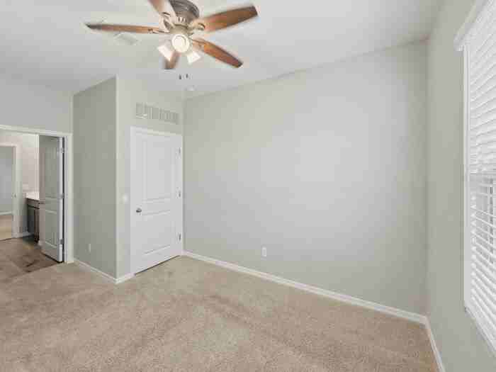 19555 W Palo Verde Dr - Photo 5 of 30